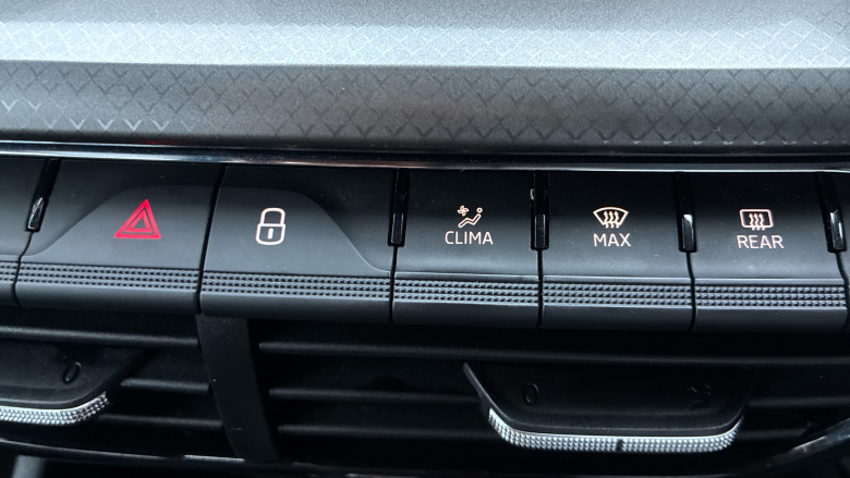 Skoda Octavia 1.4 TSI iV SE Technology DSG 5dr Hatchback